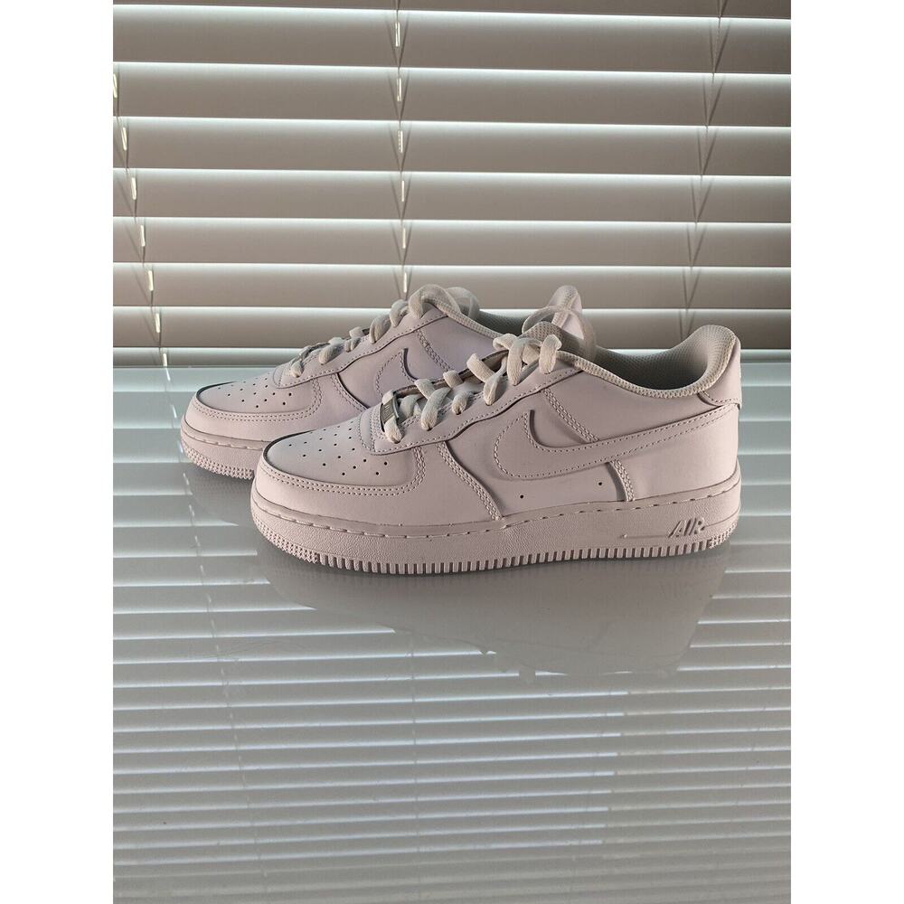 Nike Air Force 1 '07 "WHITE" - Size: 6.5y